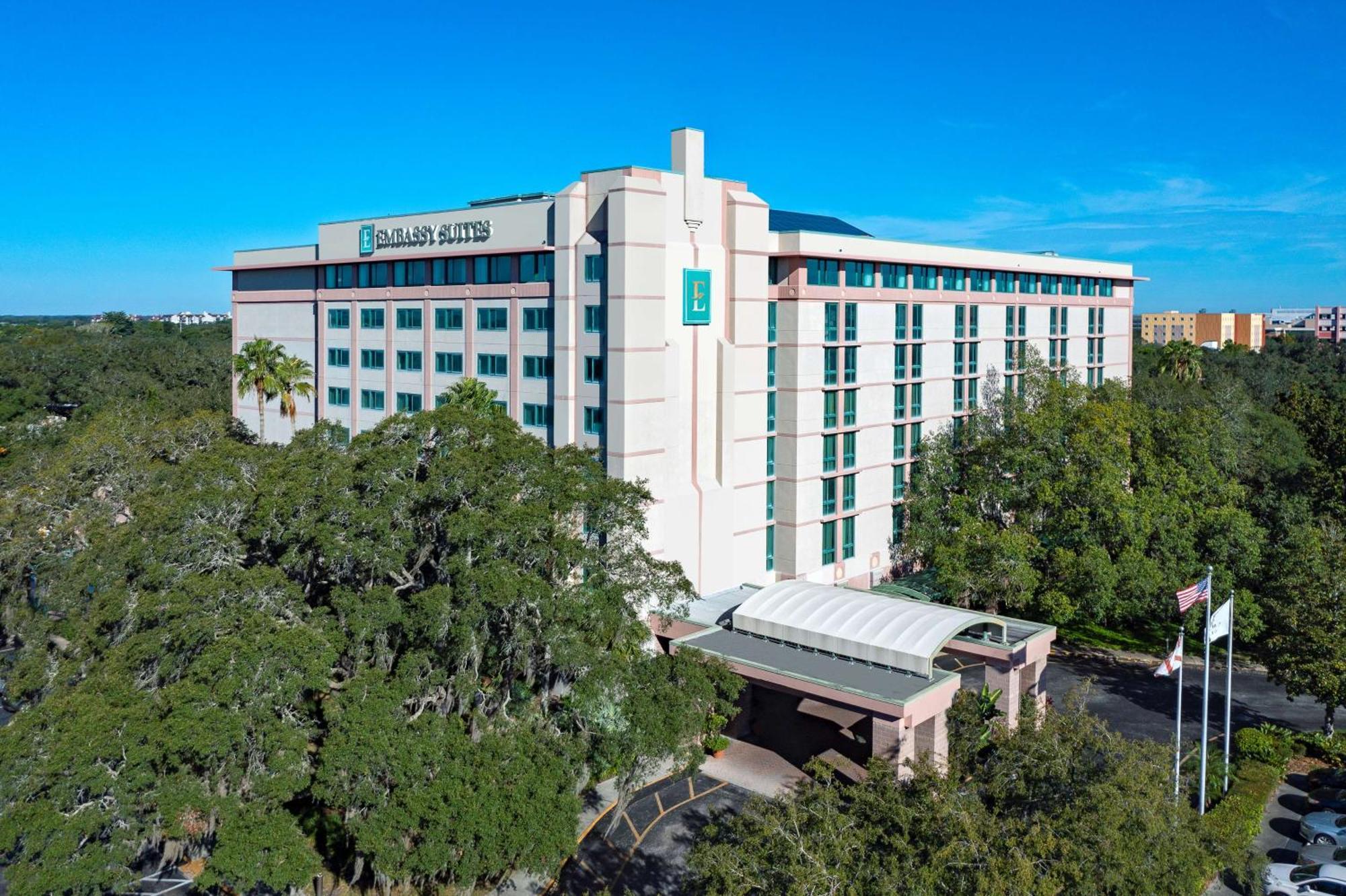 Embassy Suites By Hilton Tampa Usf Near Busch Gardens Exterior foto